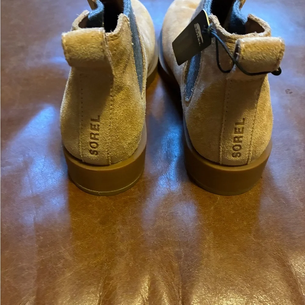 NWT Sorel Emelie II Tan Suede Chelsea Ankle Boots W7 - Picture 6 of 9
